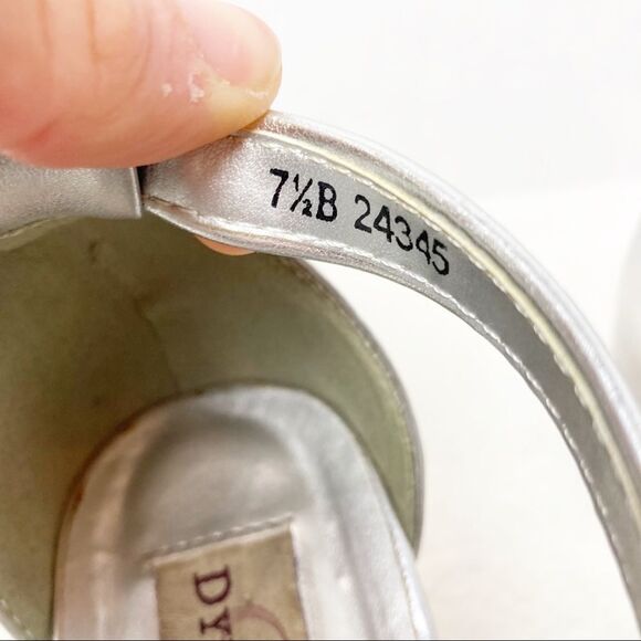 Dyeables Amber Silver Glitter Sandals Heels Sz 7.5B - Picture 4 of 9